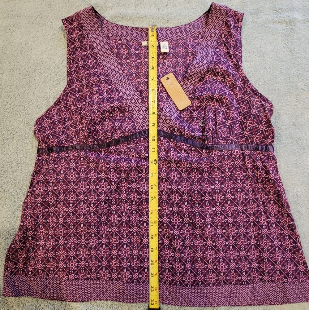 Bass sleeveless cotton blouse